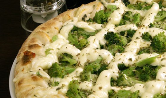 Pizza de Brócolis com Catupiry